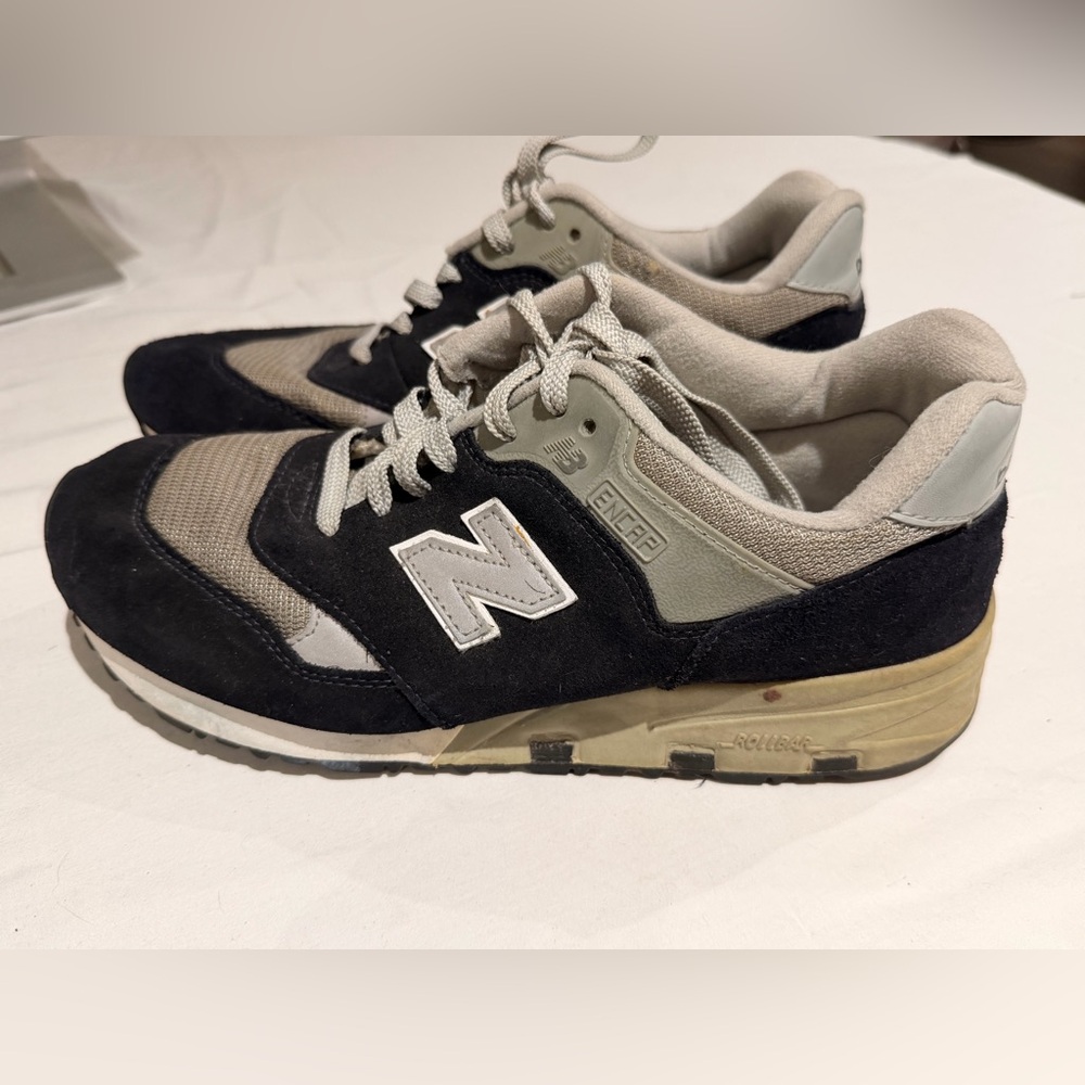 New Balance Men's Black and Beige Sneakers